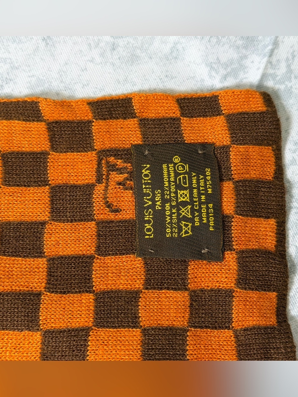 Louis Vuitton orange/brown checkerboard scarf - Picture 4 of 4
